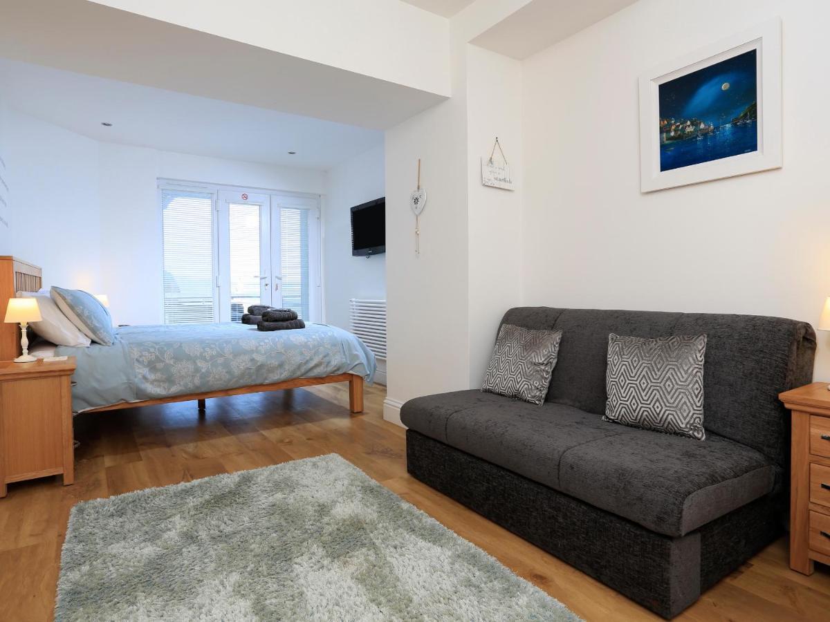 1 At The Beach Beesands Экстерьер фото