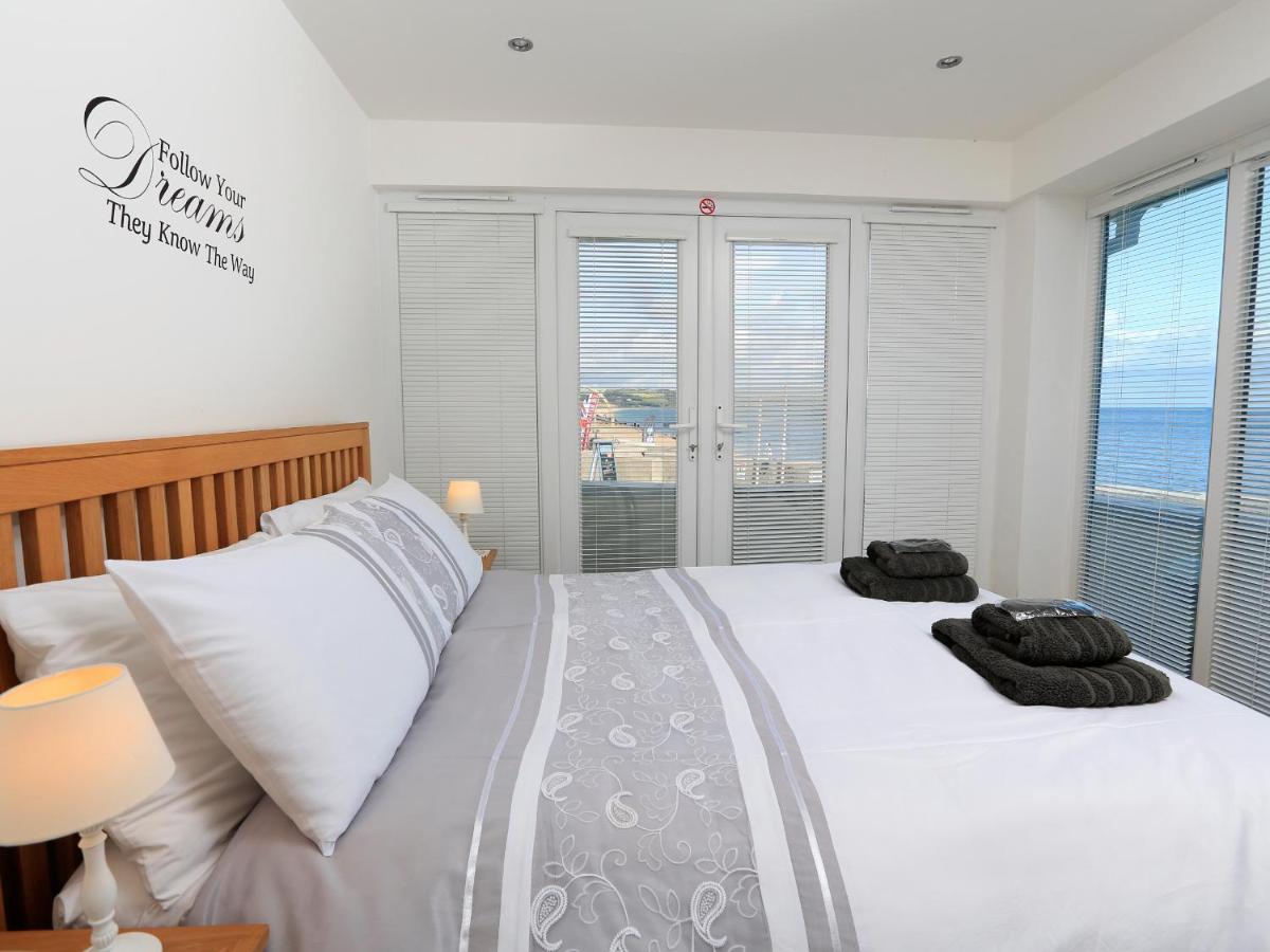 1 At The Beach Beesands Экстерьер фото